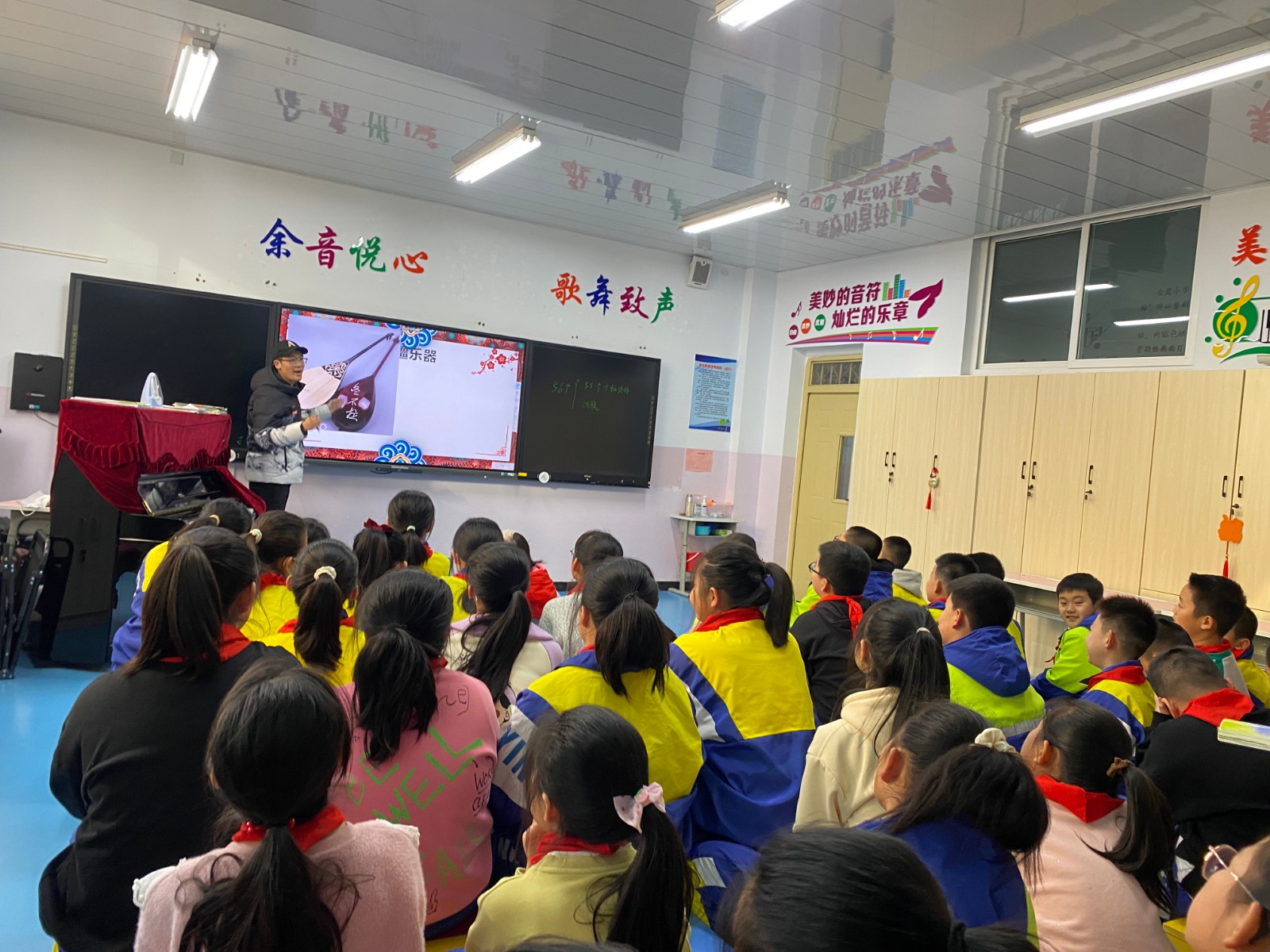 掌上工美:手工艺品的文化传承意义(图1)
